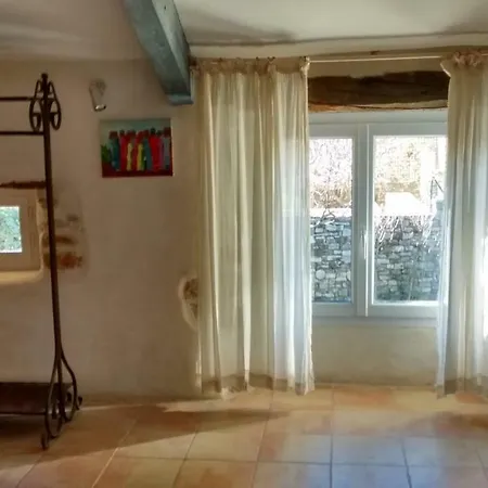 Oda ve Kahvaltı D'hote H Petit